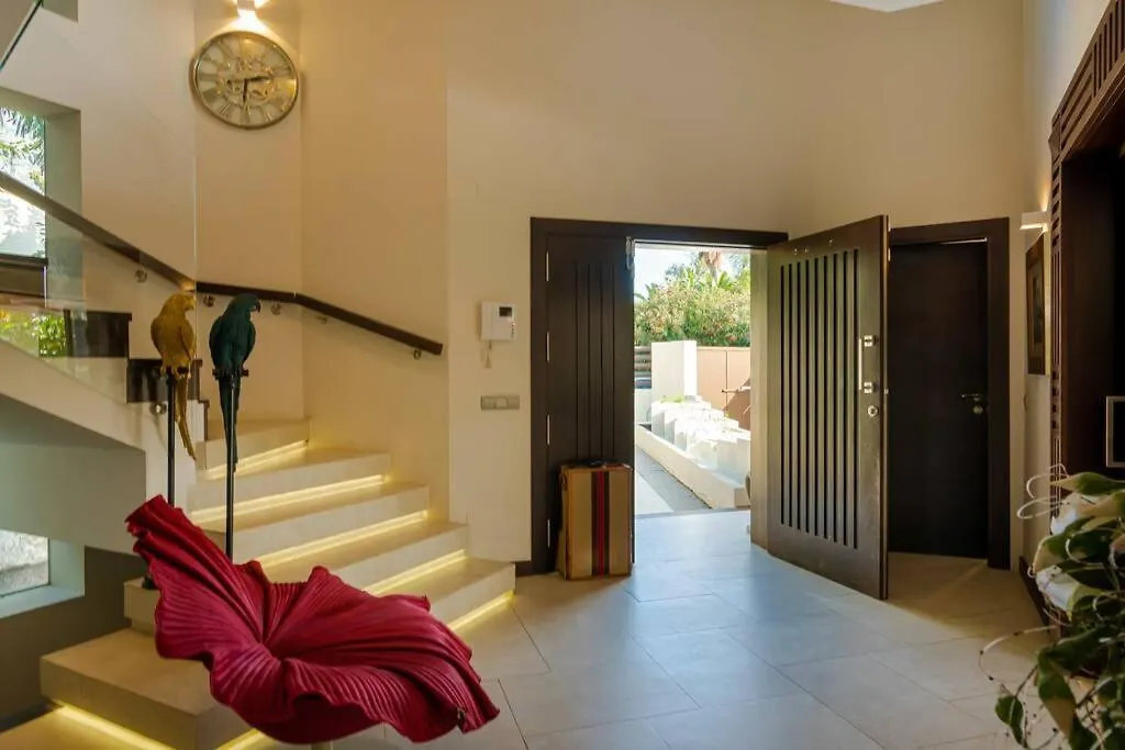 Stunning And Spacious Villa In Marbella - Casa Luz